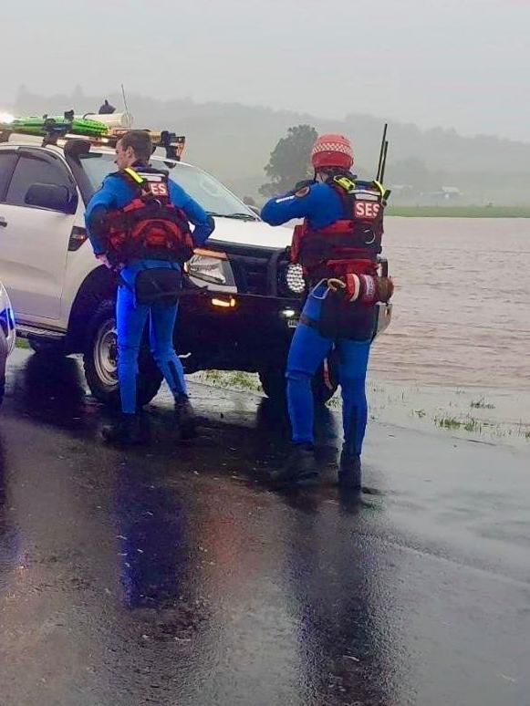 SES crew had to rescue two vehicles stuck in floodwaters on Swamp Road n Jamberoo this morning. Picture: SES