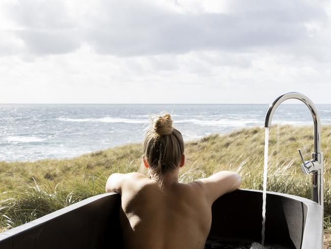 Kittawa Lodge’s enormous handmade baths offer guests a blissfully relaxing soak with a view.