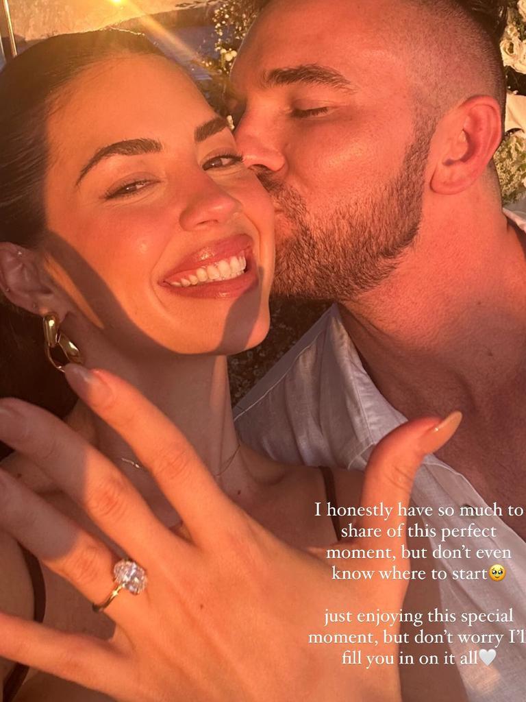 Fitness Influencer Kayla Itsines Is Engaged! See Her Ring