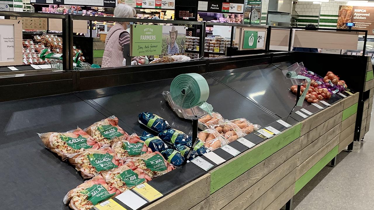 Woolworths has warned that customers face stock shortages over Christmas if supply chain restrictions are not eased soon. Picture: NCA NewsWire / Ian Currie