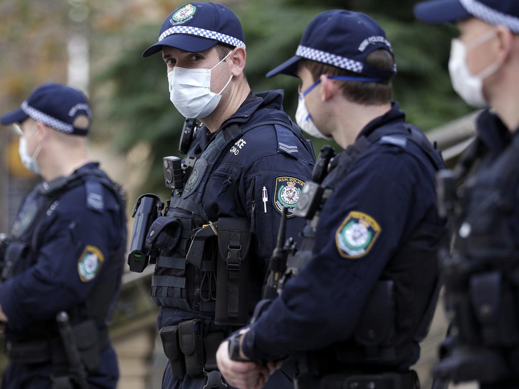 Victorians in virus hotspots who enter NSW could face harsh penalties. Picture: AP