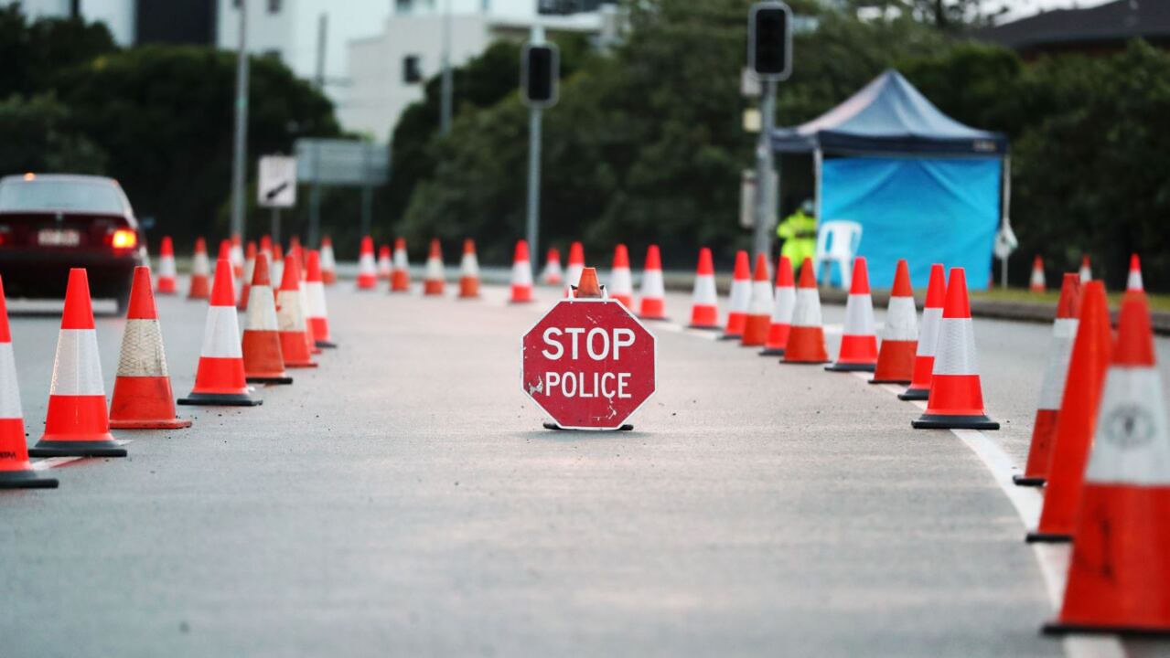 Tiny border towns beg Qld Premier to set a definitely date to reopen borders