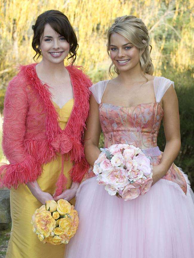 Ashleigh Brewer And Margot Robbie as Kate Ramsay and Donna Freedman on Neighbours.