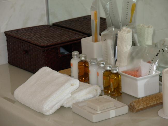 What Can You Steal From Hotels - Toiletries Towels