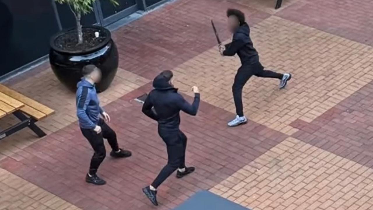 Machete-wielding thugs send shopping centre into lockdown