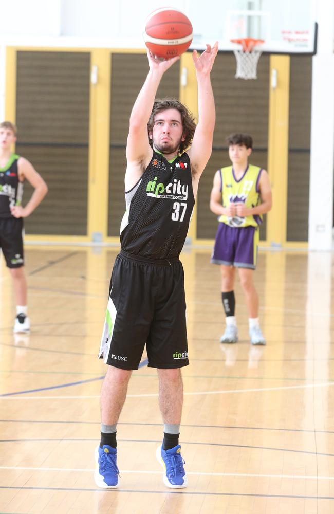 Basketball QLD U18's State Championships 2024 semi-finals day. Div 5 and 6. Yellow South Burnett vs. Sunshine Coast Rip City. 13 January 2024 Carrara Picture by Richard Gosling