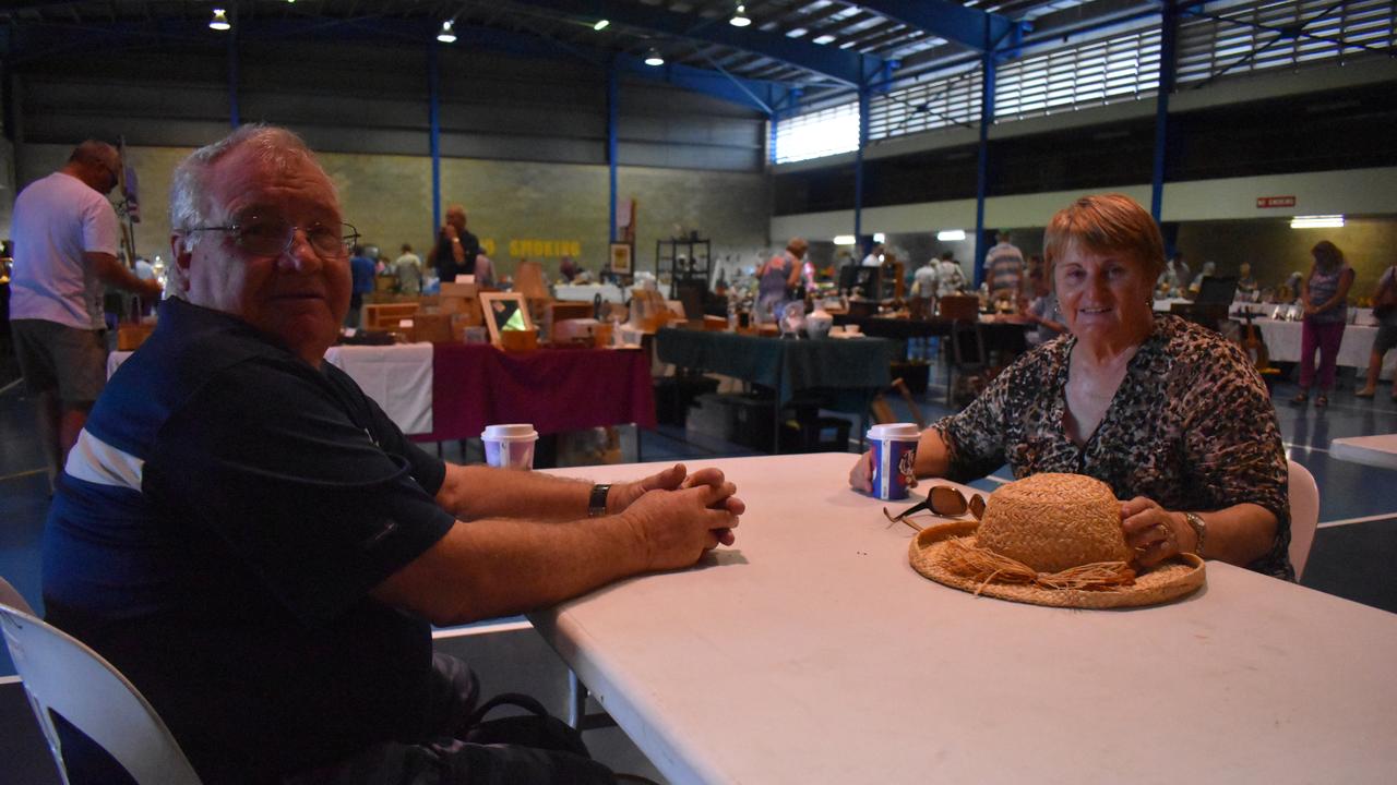 ANTIQUES: (L) Wayne and Gayle Gillies from Granville take a coffee break from shopping at the Fraser Coast Antique Collectable Fair. Photo: Stuart Fast