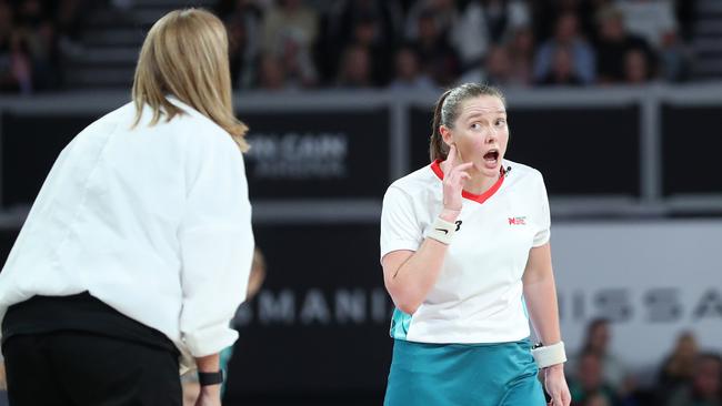 A referee and Magpies coach Nicole Richardson appear to disagree.