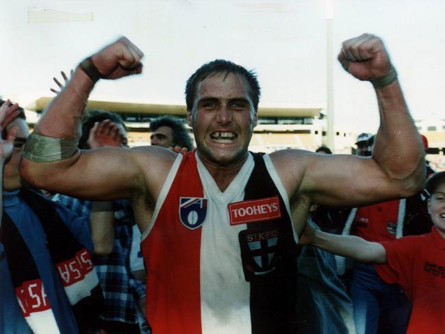 Tony Lockett celebrates St Kilda’s win against Sydney in 1994.