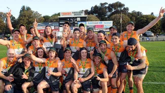 Perfect season: Southern Mallee Giants 2016 HDFNL premiers.