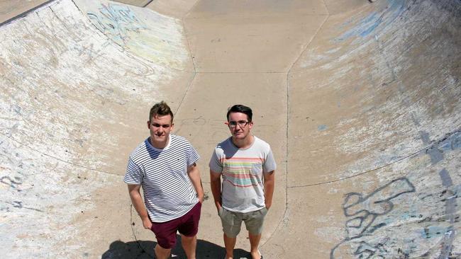 Warwick teenagers Jack Kearns and Jakob Miklejohn speak about the benefits they got from the Young Leaders program, mental health, social media and what young people need. Two teenage boys pictured at Warwick skate park holding mobile phones, youth engagement. Picture: Marian Faa