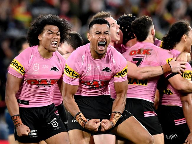 *APAC Sports Pictures of the Week - 2021, September 27* - BRISBANE, AUSTRALIA - SEPTEMBER 25: Stephen Crichton of the Panthers and his team mates celebrate victory after the NRL Grand Final Qualifier match between the Melbourne Storm and the Penrith Panthers at Suncorp Stadium on September 25, 2021 in Brisbane, Australia. (Photo by Bradley Kanaris/Getty Images)