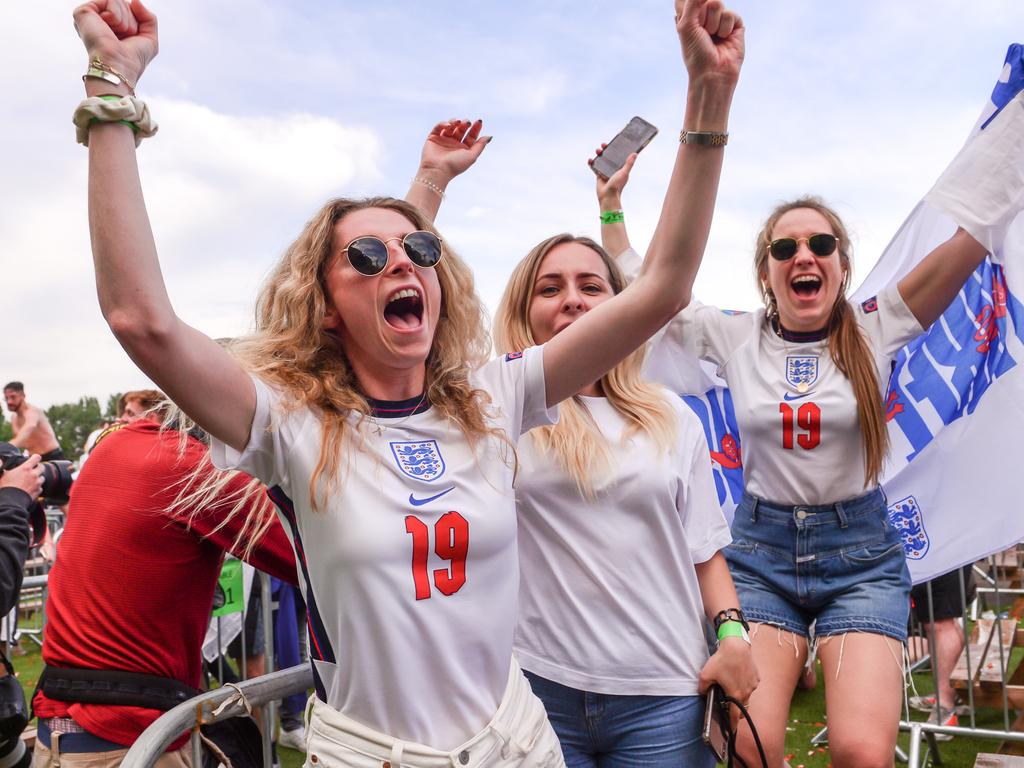 England fans were going wild.