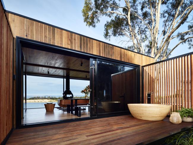 The house includes many Tasmanian-made products, including an outdoor bath tub.