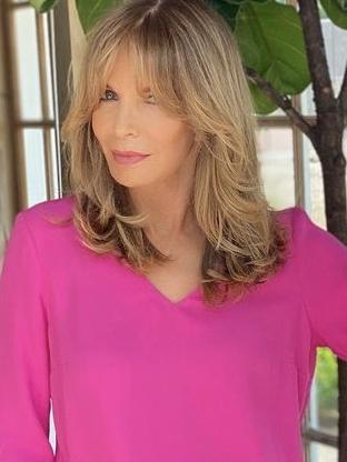 Jaclyn Smith is now 76 – and she looks amazing.