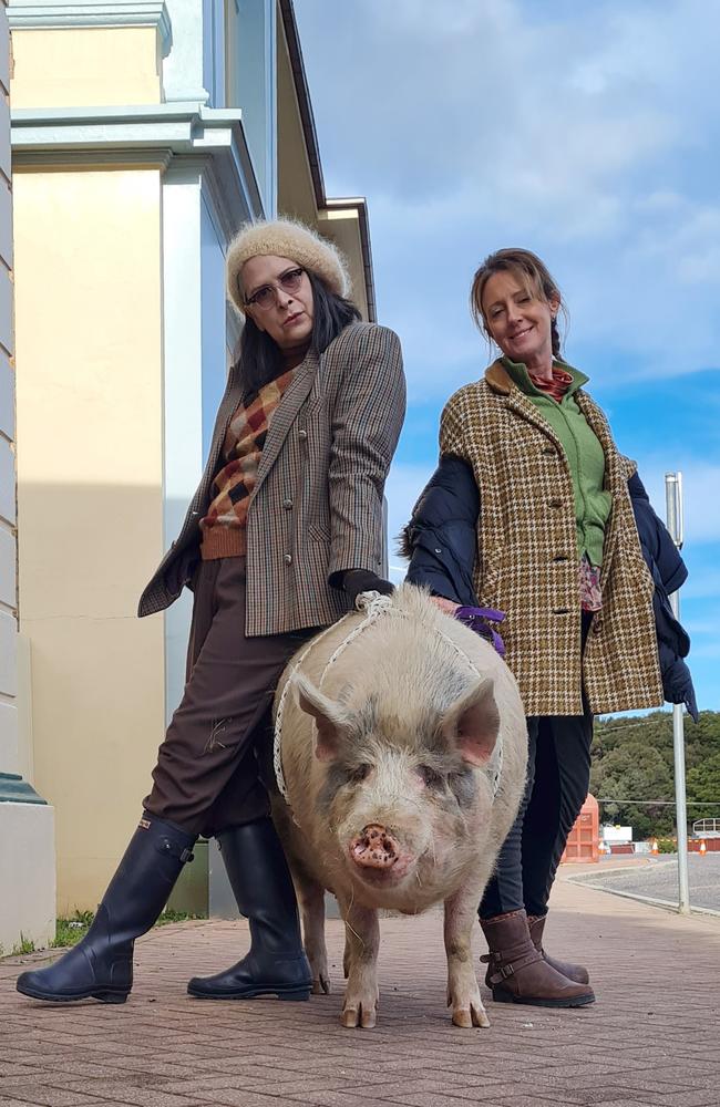 Actors Pamela Rabe (Magda) and Roz Hammond (Heather) with Ned the pig (who played Truffles) in Season 1 of Bay of Fires. Picture: ABC TV
