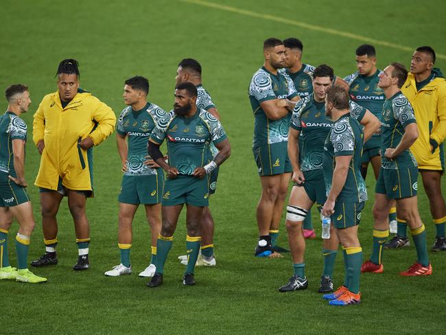 SYDNEY, AUSTRALIA - OCTOBER 31: Wallabies players look on after defeat during the 2020 Tri-Nations and Bledisloe Cup match between the Australian Wallabies and the New Zealand All Blacks at ANZ Stadium on October 31, 2020 in Sydney, Australia. (Photo by Brett Hemmings/Getty Images)