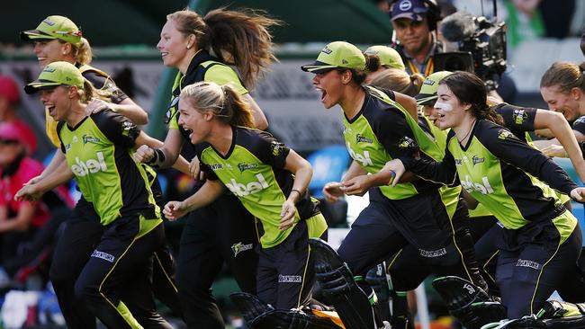 Cricket - Big Bash Final Sydney Thunder win the womens trophy MCG Picture:Wayne Ludbey