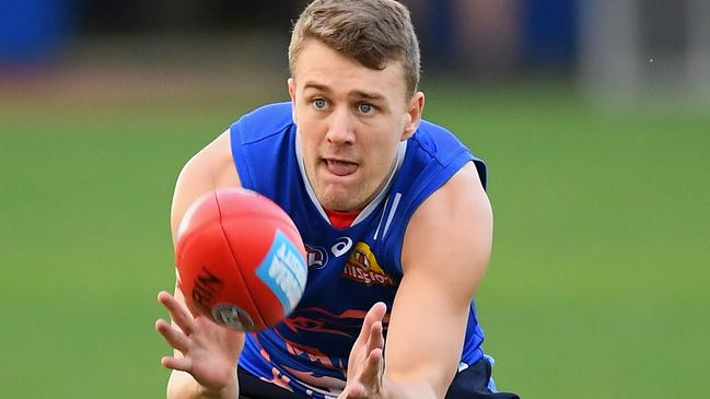 MELBOURNE, AUSTRALIA - MAY 22:  Jackson Macrae of the Bulldogs marks during a Western Bulldogs AFL training session at Whitten Oval on May 22, 2018 in Melbourne, Australia.  (Photo by Quinn Rooney/Getty Images)