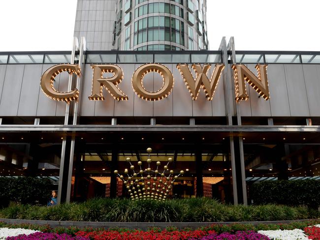 Crown Casino has been warned to improve its responsible gambling and institutional governance amid 20 regulations.