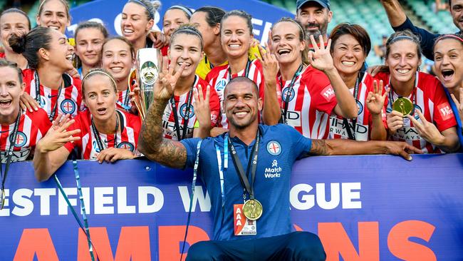 Melbourne City coach Patrick Kisnorbo with his team.
