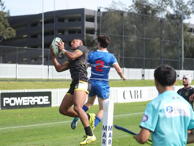 DSt Dominic's College (Blue) v Bass Hill HS. Picture: Tim Hunter.