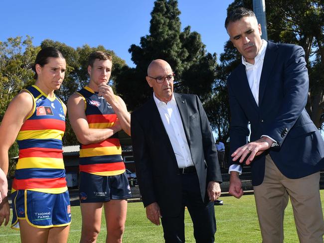 6/10/23. The new Adelaide football club HQ development at Thebarton Oval press conference - Crows players Sarah Allan, Chelsea Randall and Jordan Dawson with John Olsen and The Premier Peter Malinauskas. Picture: Keryn Stevens