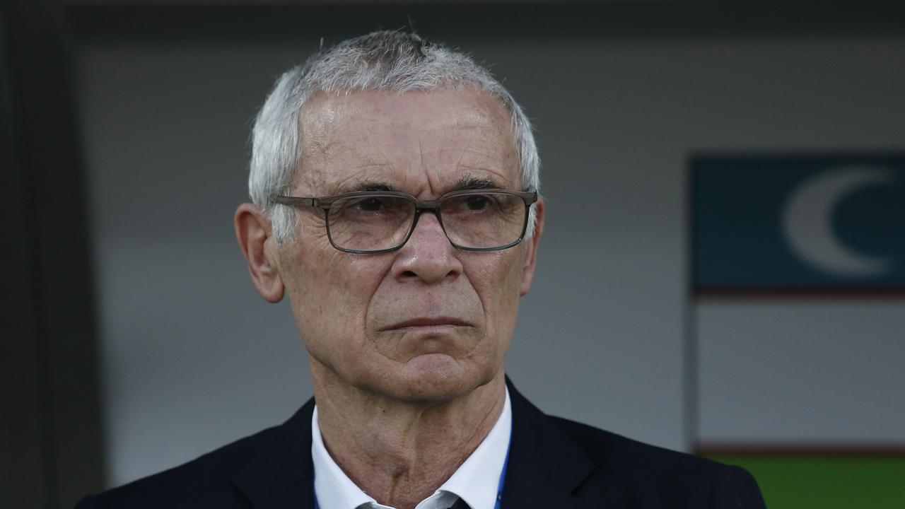 Uzbekistan's head coach Hector Cuper