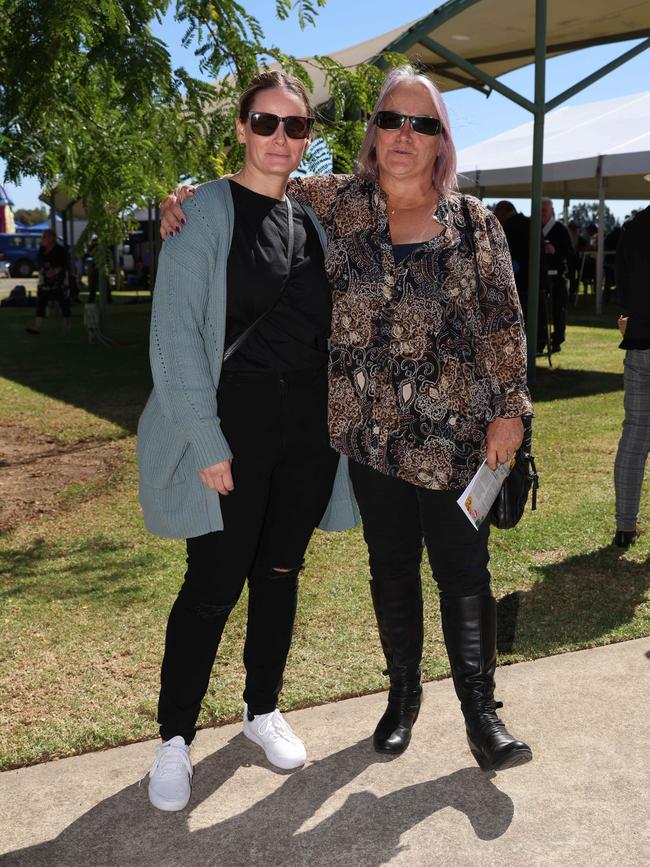 BAIRNSDALE, AUSTRALIA – MARCH 22 2024 Vicki Barrett and Lynda Evans attend the Bairnsdale Cup race day. Picture: Brendan Beckett