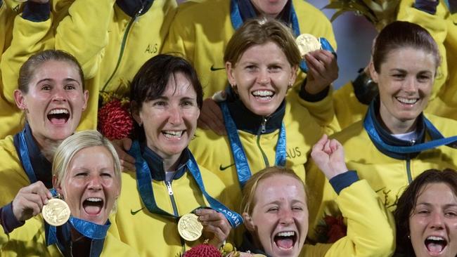 The Charlesworth-coached Hockeyroos players celebrate gold at the Sydney Olympic Games. Picture: Jay Town