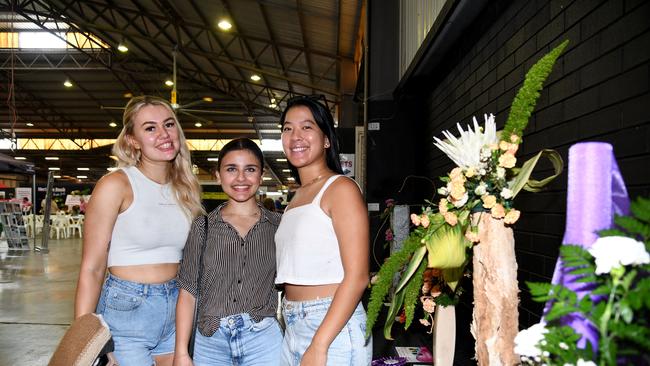 Lauren Mason (left), Yasmin Rafe and Jackie Shang. Heritage Bank Toowoomba Royal Show. Sunday March 27, 2022