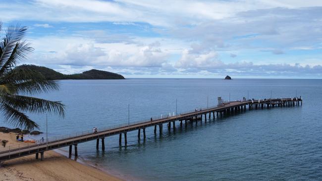 Palm Cove Jetty will be closed or partly closed for about 10 weeks for maintenance works. Picture: Ross Britton.