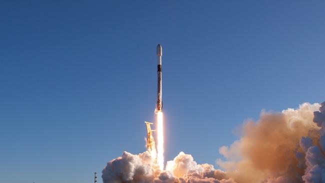 Optus partnered with SpaceX to provide the first satellite direct-to-handset services in Australia, but its plans have been pushed back.
