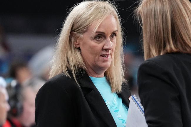 Tracey Neville, head coach of the Mavericks (L) is off contract at the end of the season, with her future in the league uncertain beyond 2025. Picture: Daniel Pockett/Getty Images