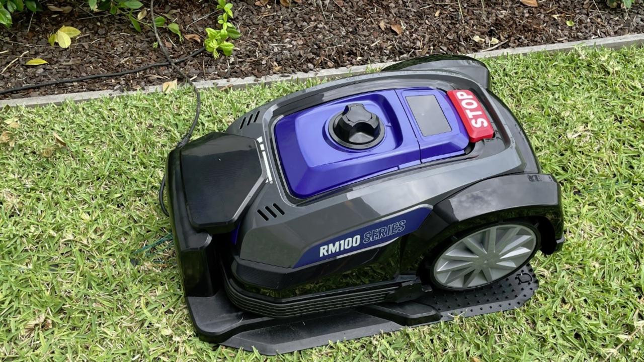 Victa RM100 review robot mower can quietly run at night The