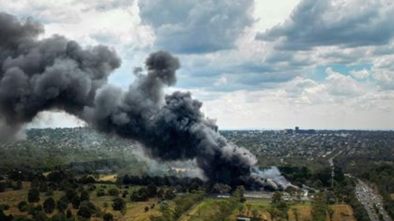 Wantirna South fire: Crews battle blaze on High Street Rd | Herald Sun