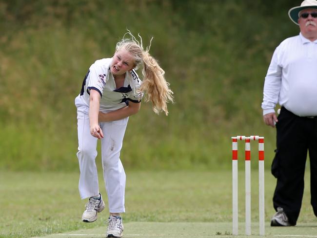 Shelby Muir bowling during the under 11 junior cricket grand final between Tahmoor (batting) v Campbelltown Westerners at Jackson Park Woodbine. Picture: Jonathan Ng