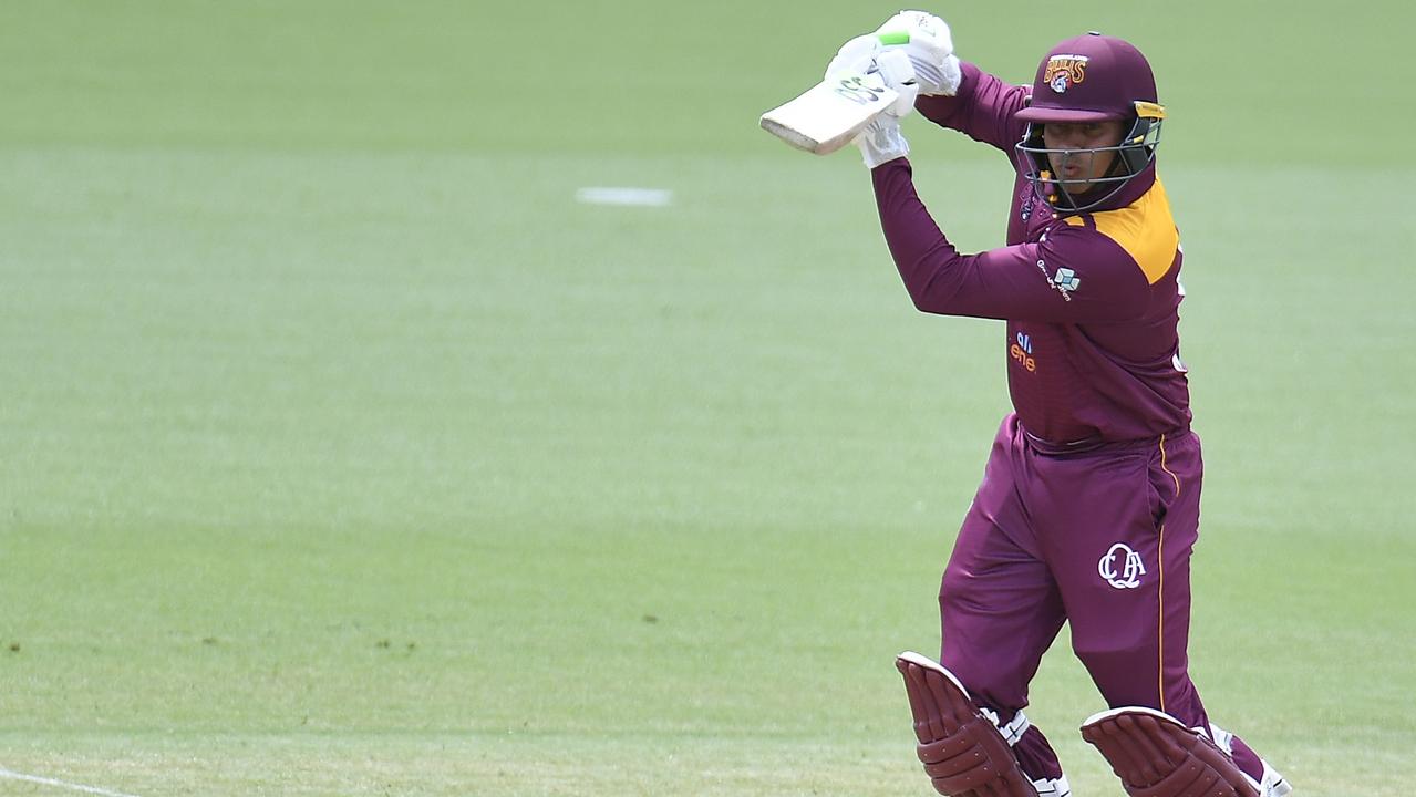 TOWNSVILLE, AUSTRALIA – NOVEMBER 01: Usman Khawaja of Queensland bats during the Marsh One Day Cup match between Queensland and Tasmania at Riverway Stadium on November 01, 2021, in Townsville, Australia. (Photo by Ian Hitchcock/Getty Images)