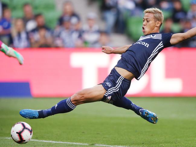 MELBOURNE, AUSTRALIA - APRIL 14: Keisuke Honda of the Victory kicks the ball at goal during the round 25 A-League match between Melbourne Victory and the Central Coast Mariners at AAMI Park on April 14, 2019 in Melbourne, Australia. (Photo by Michael Dodge/Getty Images)