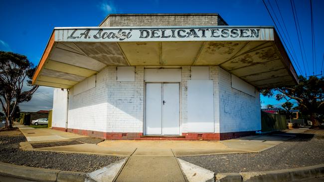 The old L.A. Scalzi Deli in Plympton Park.