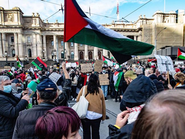 MELBOURNE, AUSTRALIA- NewsWire Photos MAY  15 2021:    Thousands gather at a Palestine Rally outside the State library and then march on to Parliament House. Picture: NCA NewsWire / Sarah Matray