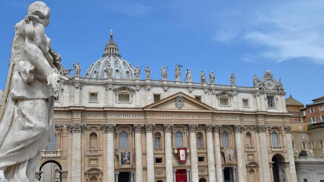 (FILES) This file photo taken on June 04, 2017 in Vatican shows St Peter's basilica during a mass led by Pope Francis. The World Medical Association organized a meeting today on November 17, 2017 in  Vatican on the theme of euthanasia, with specialists from all over Europe and some religious representatives.  / AFP PHOTO / Andreas SOLARO