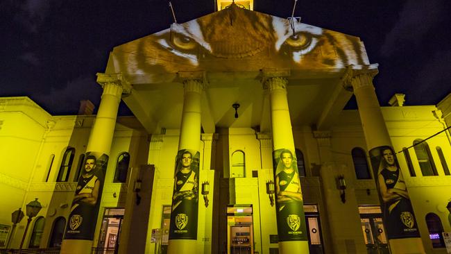 A Greens proposal for new climate change action banners will be considered for Richmond Town Hall.