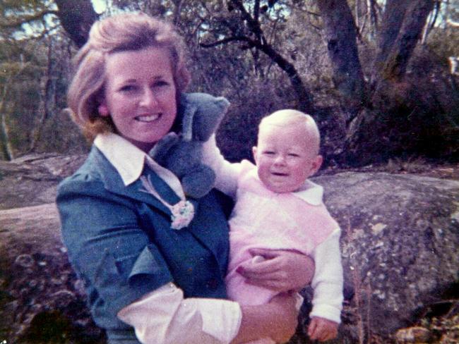 Lyn Dawson with one of her daughters at her Bayview home in 1978.