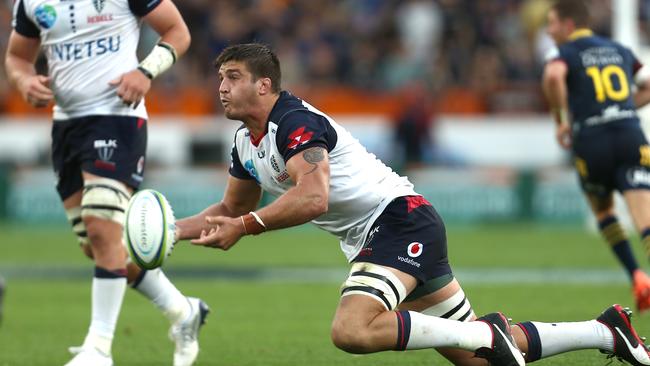 Gideon Koegelenberg passes against the Highlanders in Dunedin last week. Picture: Getty Images