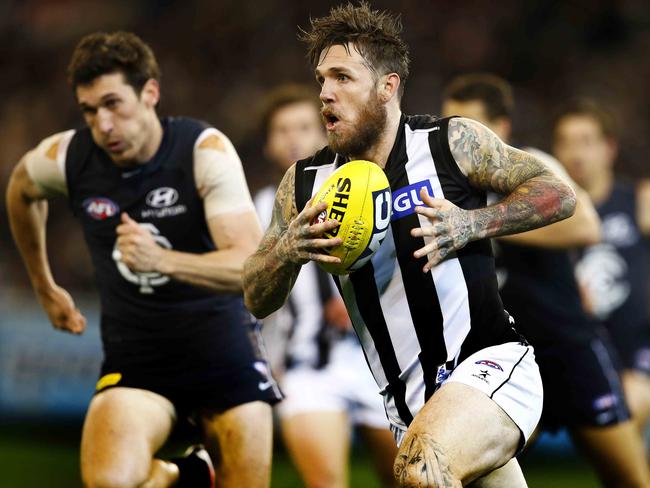 Dane Swan runs forward during the 2nd quarter of the Carlton v Collingwood match at the MCG. Friday July 5, 2013.