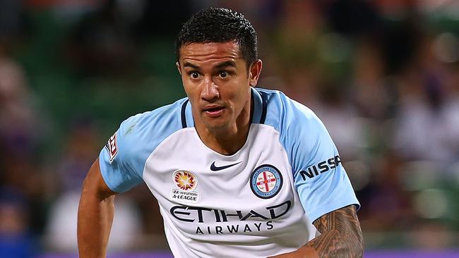 Melbourne City coach Warren Joyce has challenged Tim Cahill to have his best-ever season.