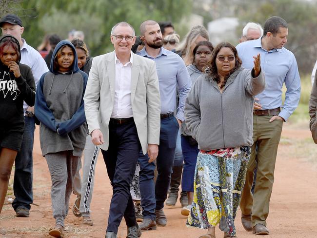 Premier Jay Weatherill speaking to Lois Fraser at Kenmore Park Orchard. <span id="U623235881150oPH" style="font-family:'Guardian Sans Regular';font-weight:normal;font-style:normal;">Picture: </span>Naomi Jellicoe