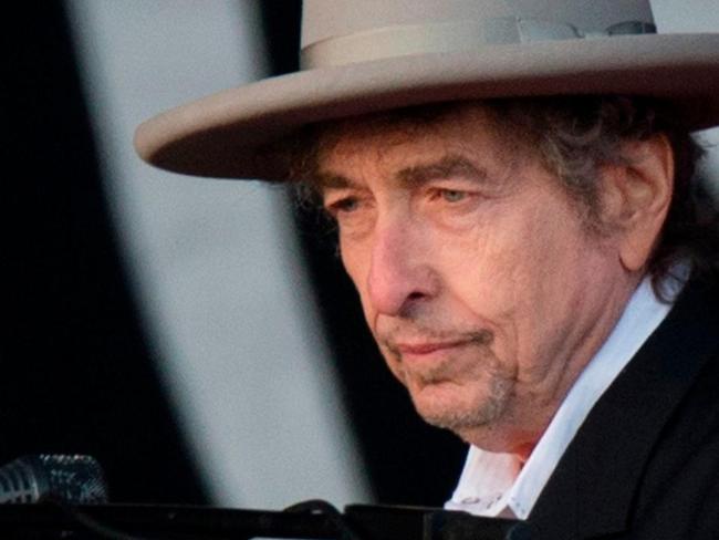 NEWS OF THE WEEK: Bob Dylan reportedly turned down invite to present and perform at Oscars