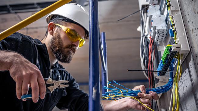 Australia needs thousands more electricians to meet its renewable energy targets,